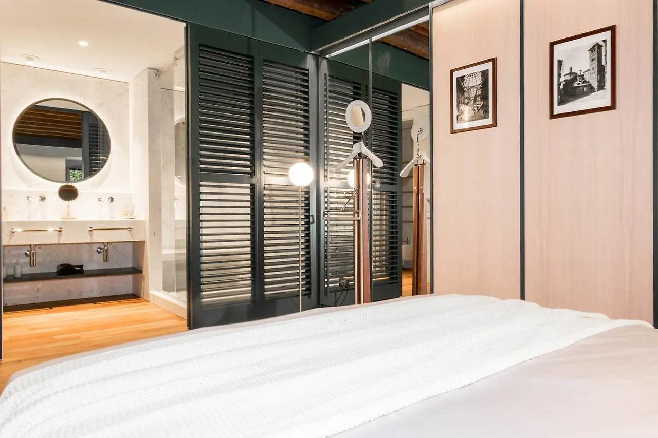 Διαμέρισμα Joivy Luxurious Apt For 4 Near Duomo And Galleria Vittorio Μιλάνο