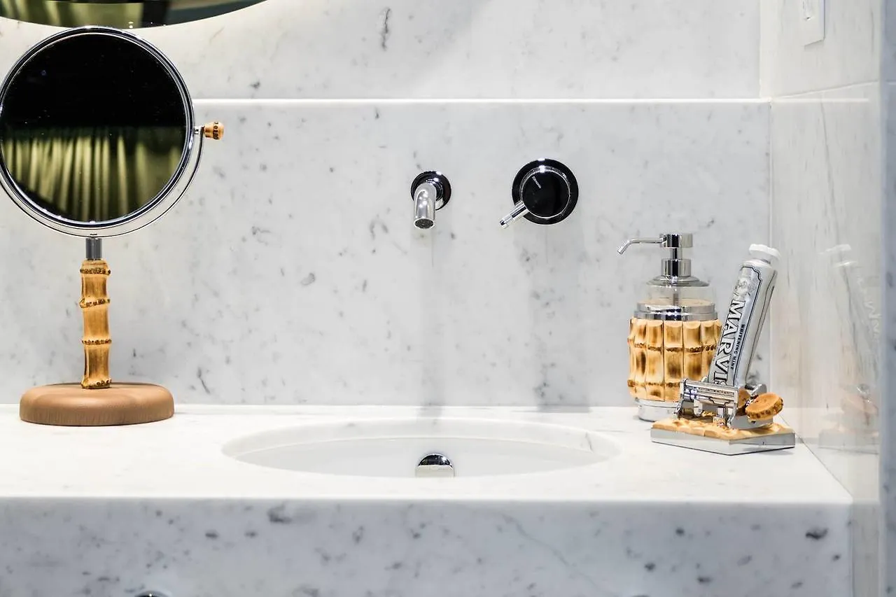 Joivy Luxurious Apt For 4 Near Duomo And Galleria Vittorio Μιλάνο Διαμέρισμα