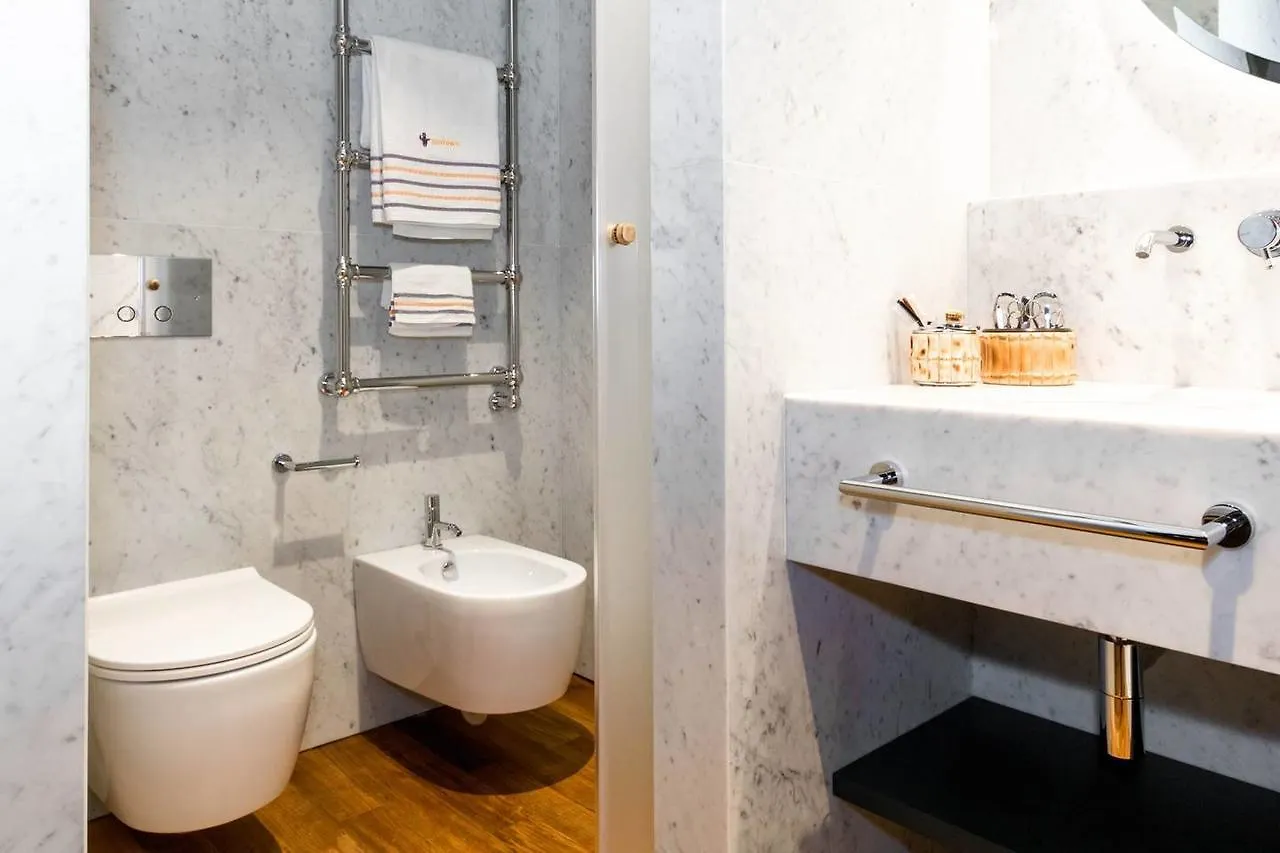 Joivy Luxurious Apt For 4 Near Duomo And Galleria Vittorio Milan