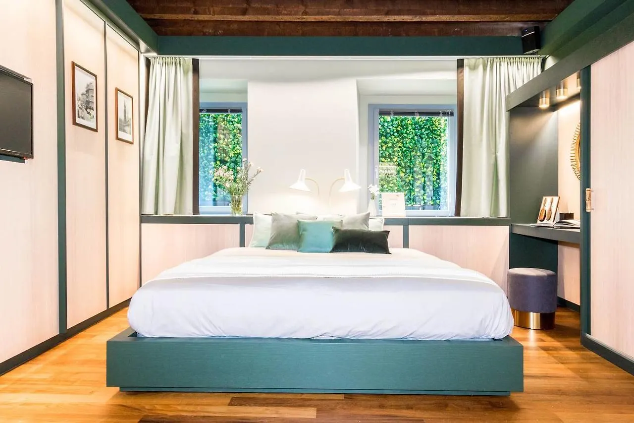 Joivy Luxurious Apt For 4 Near Duomo And Galleria Vittorio Milan 0*,